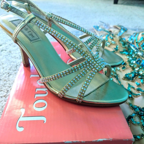 Strappy Gold and Crystal High Heels Size 7.5 - Picture 2 of 3